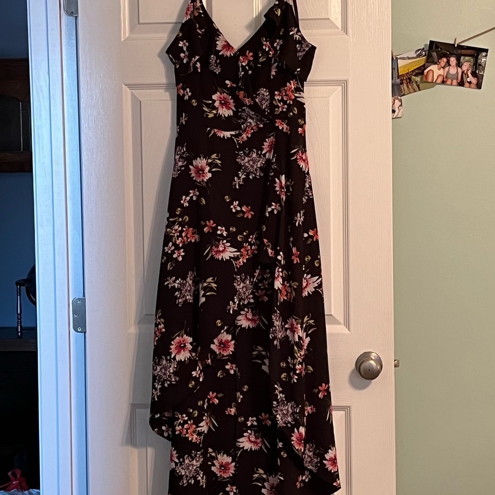 IZ BYER Juniors size 11 black floral dress.